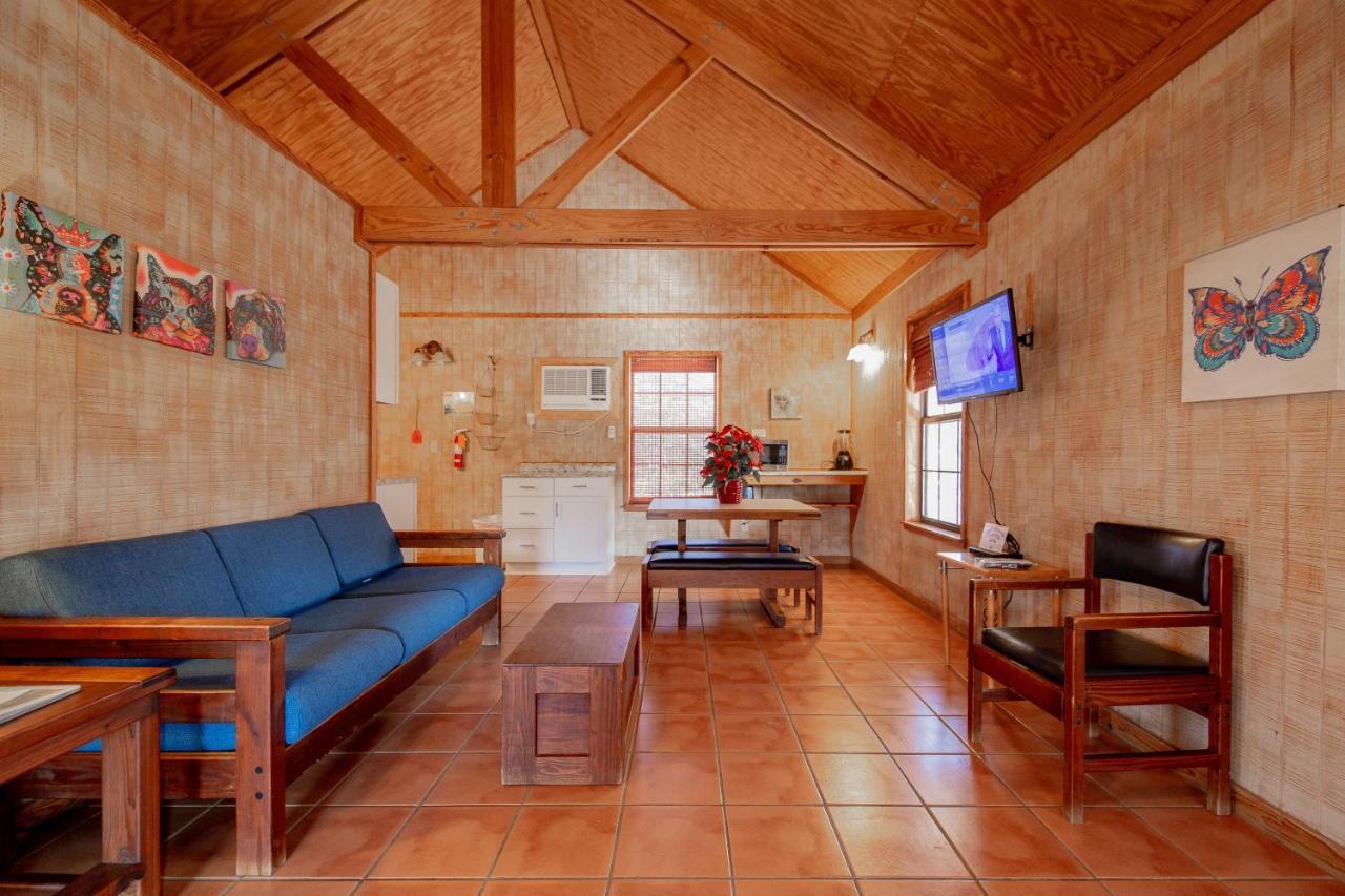 Seven Bluff Cabins Concan Eksteriør billede