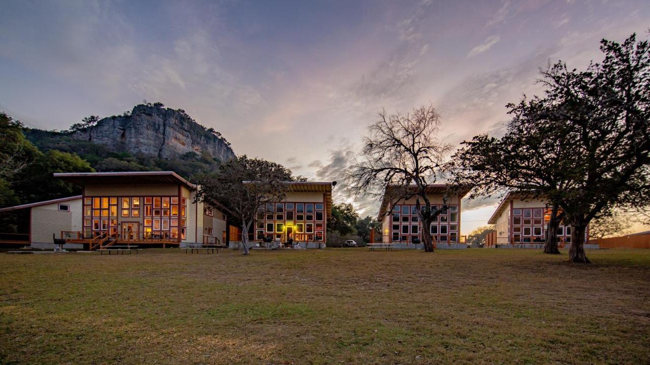 Seven Bluff Cabins Concan Eksteriør billede