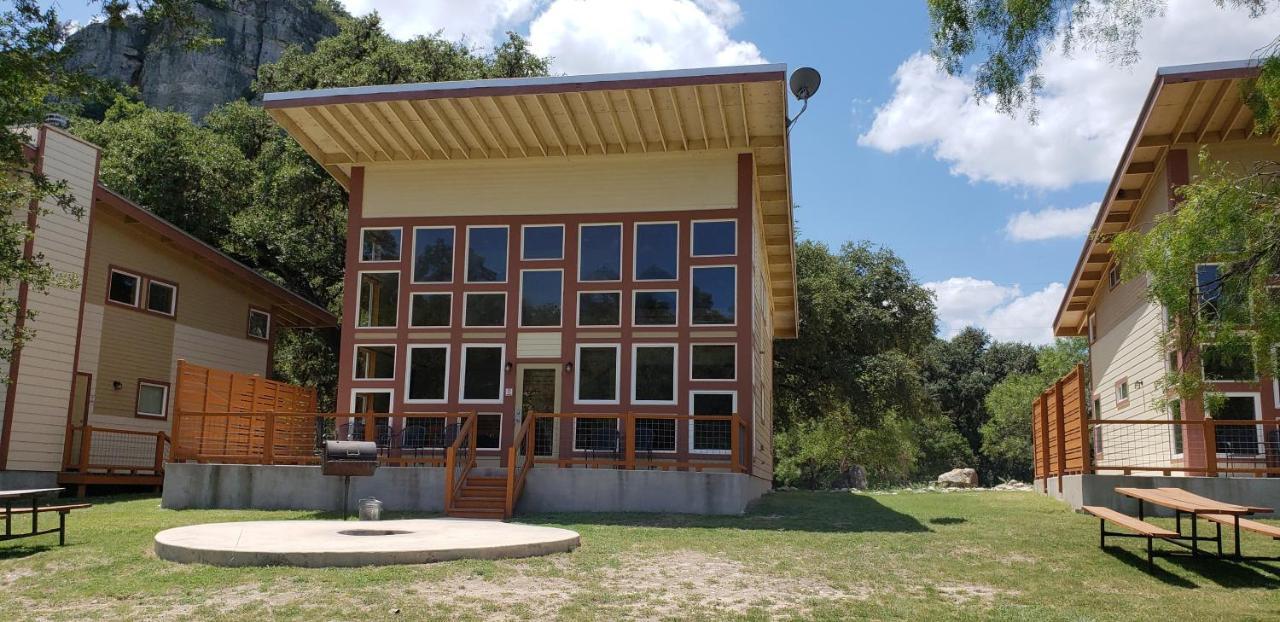 Seven Bluff Cabins Concan Eksteriør billede